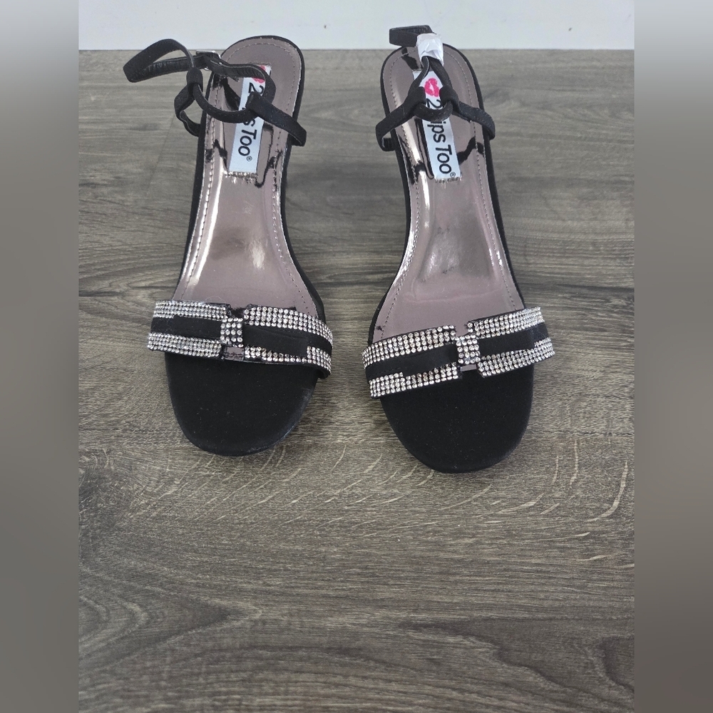 2LipsToo Elegant Black Women's Heels with Rhinestone Accents Size 8.5 NWOT